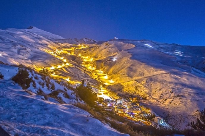 Esquiar en Sierra Nevada en Diciembre - CaranvaSports - 